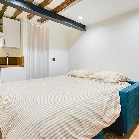 Studio Center Apartment *